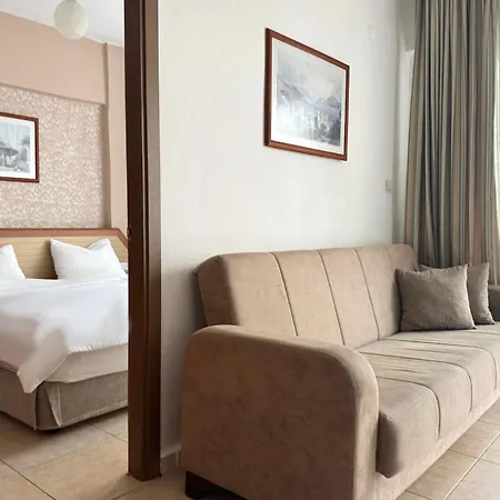 Agora Boutique 4* אלאניה